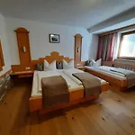 Al-collina Apartmán *